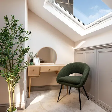 Daire Cheltenham Loft